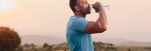 نوشیدن آب زیاد برای تقویت مینای دندان